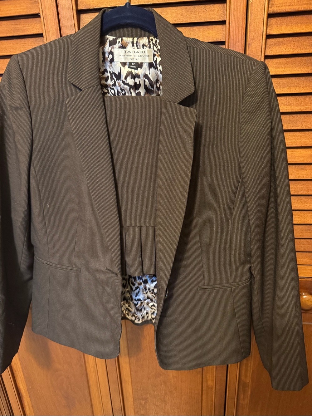 Tahari ASL Olive-Brown Cropped Blazer